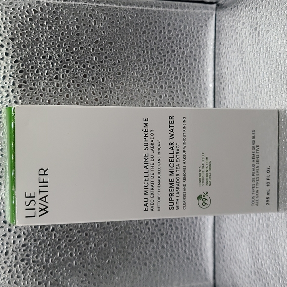 Lise Watier - Picture 1 of 4